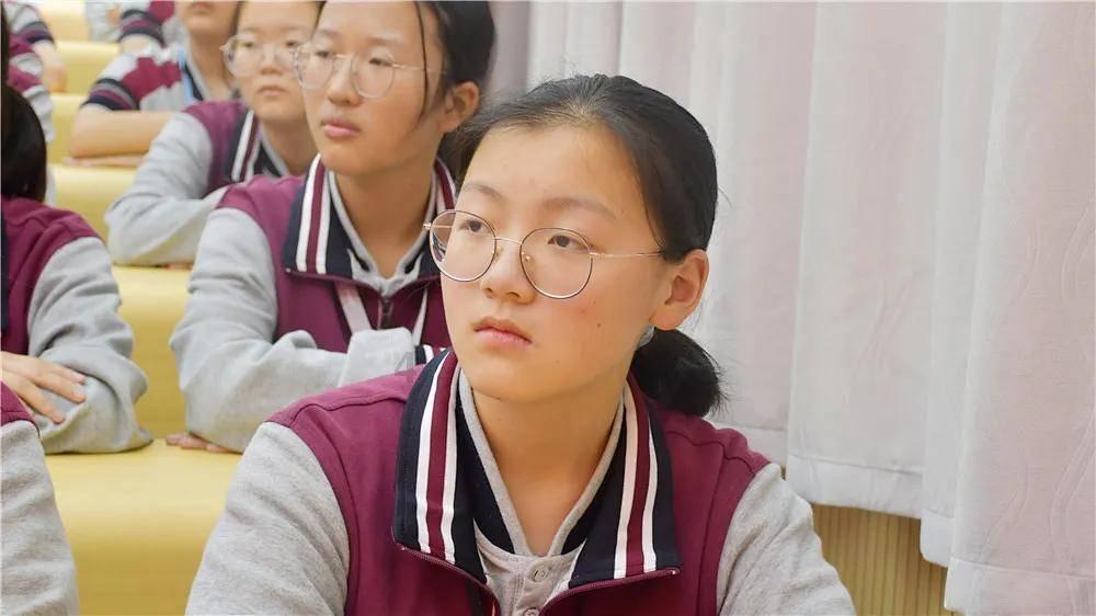 未婚女会接受有孩子离婚男人交往吗？游戏画面